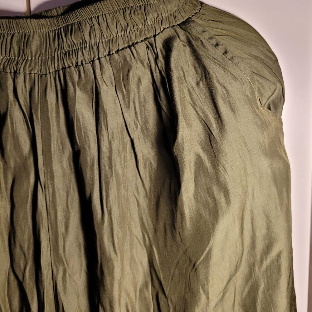 Loose Stretchable Pants - Picture 7 of 8
